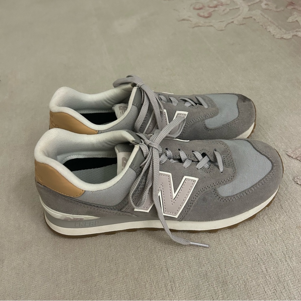 Women’s Grey New Balance - Size 9